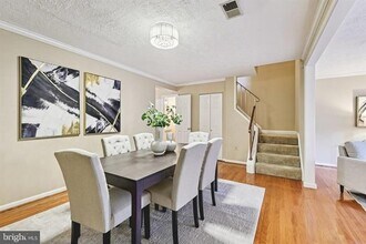 5555 First Statesman Ln in Alexandria, VA - Foto de edificio - Building Photo