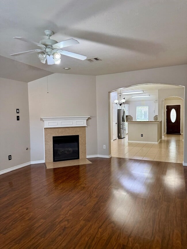 19011 Bressingham Dr in Tomball, TX - Foto de edificio - Building Photo