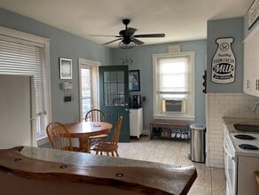 320 Gay St, Unit Apt 2 in Phoenixville, PA - Building Photo - Building Photo