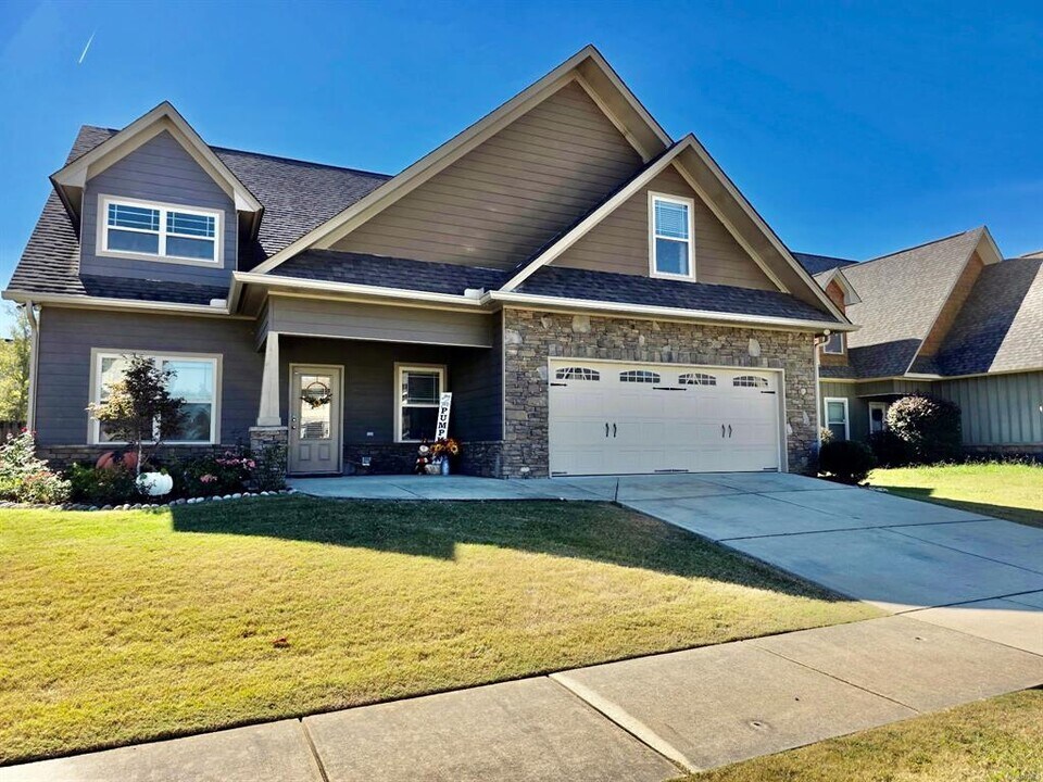 37 Emerald Dr in Pike Road, AL - Building Photo