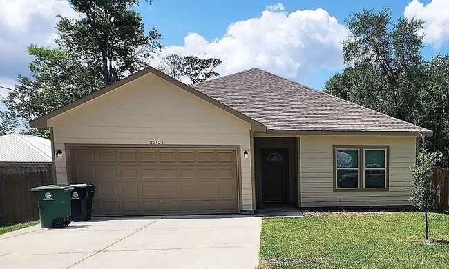 property at 22423 Woodlake Rd