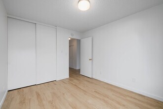 Crestview in Seattle, WA - Foto de edificio - Interior Photo