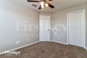 7948 Foxgrove Dr in Land O Lakes, FL - Building Photo - Building Photo