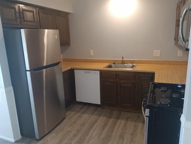 2620 W Custer Ave in Glendale, WI - Building Photo - Building Photo