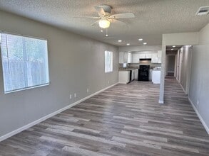 4190 E McKenzie Ave in Fresno, CA - Building Photo - Building Photo