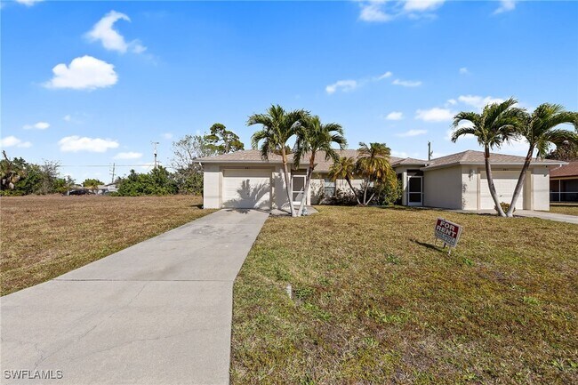 841 SE 8th Terrace in Cape Coral, FL - Building Photo - Building Photo