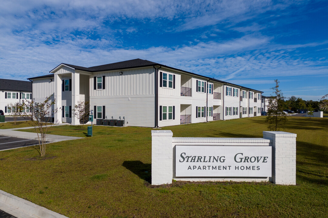 Starling Grove Apartments in Macclenny, FL - Building Photo