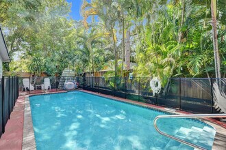 717 13th Ave in Davie, FL - Building Photo - Building Photo