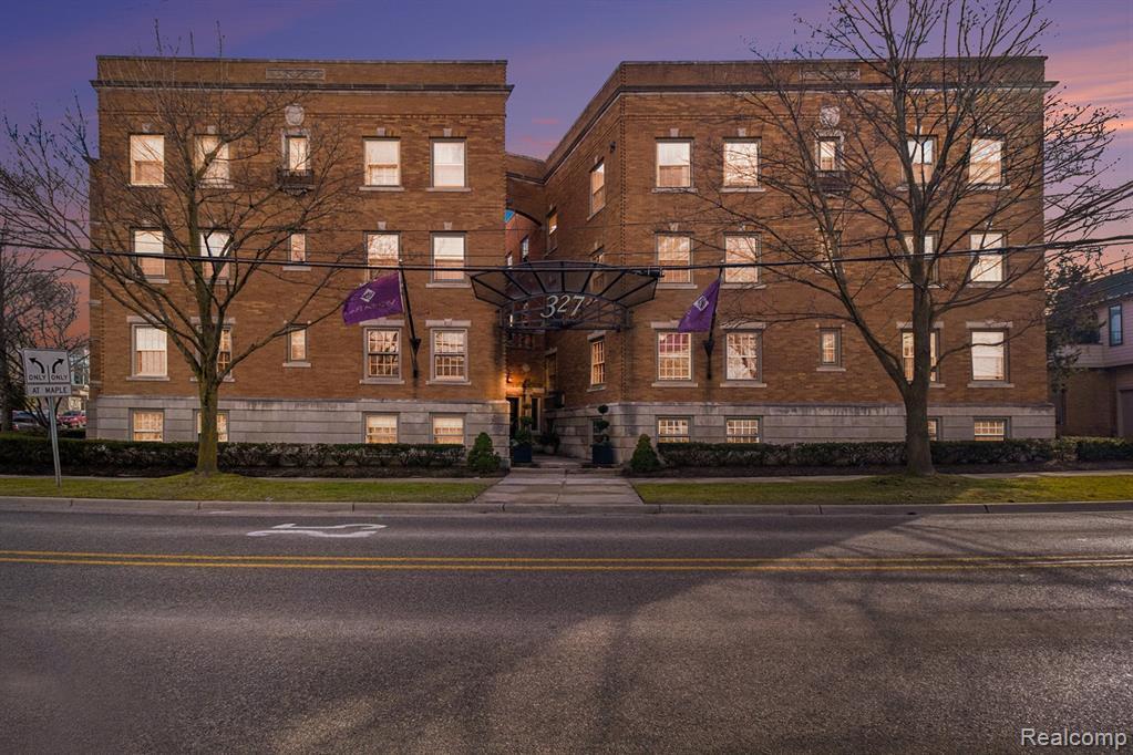 327 Southfield Rd in Birmingham, MI - Building Photo