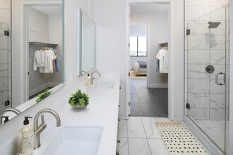 Avalon South Miami in South Miami, FL - Building Photo - Building Photo