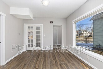 1038 3rd St NW in Grand Rapids, MI - Building Photo - Building Photo