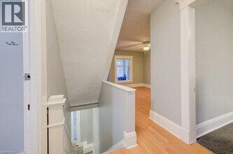 445 Vine St in Cambridge, ON - Building Photo - Building Photo