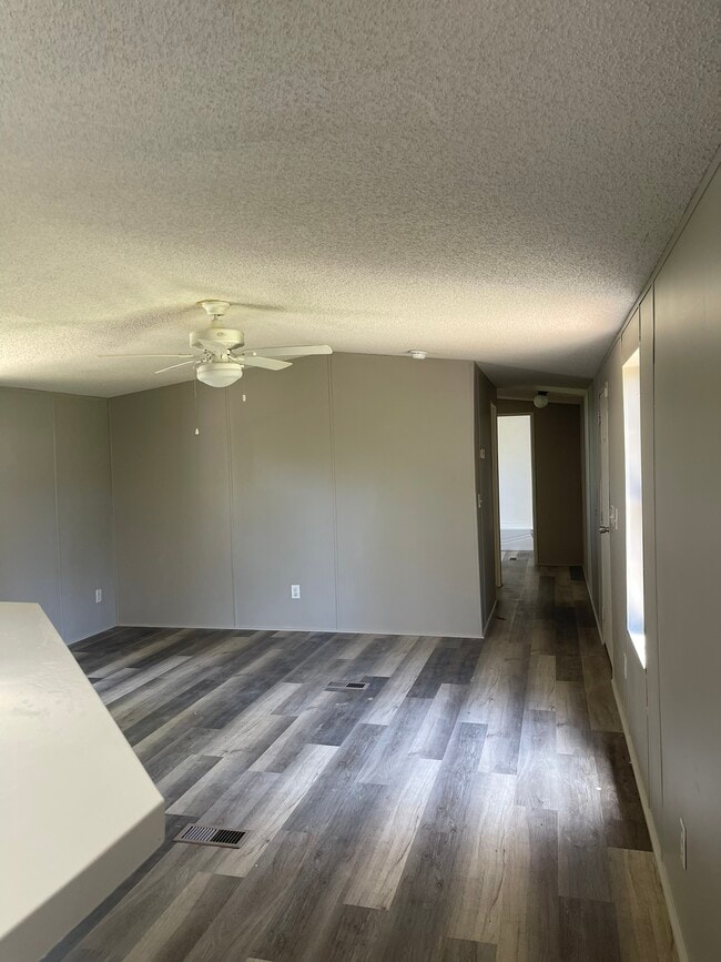 20253 Perrilloux Rd in Livingston, LA - Building Photo - Building Photo