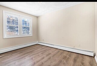 14 Monson St in Johnston, RI - Building Photo - Building Photo