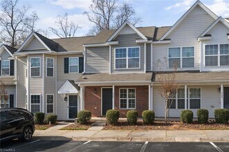 668 Grasswren Way in Greensboro, NC - Foto de edificio - Building Photo