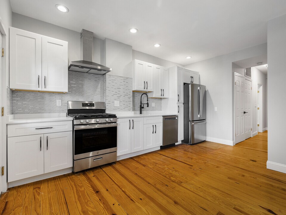 104 Woodstock St, Unit 3 in Somerville, MA - Building Photo