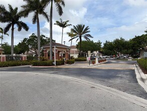 2281 NE 42nd Ave in Homestead, FL - Building Photo - Building Photo