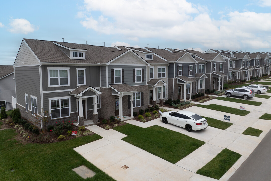 Lennar at Drumwright in Columbia, TN - Foto de edificio