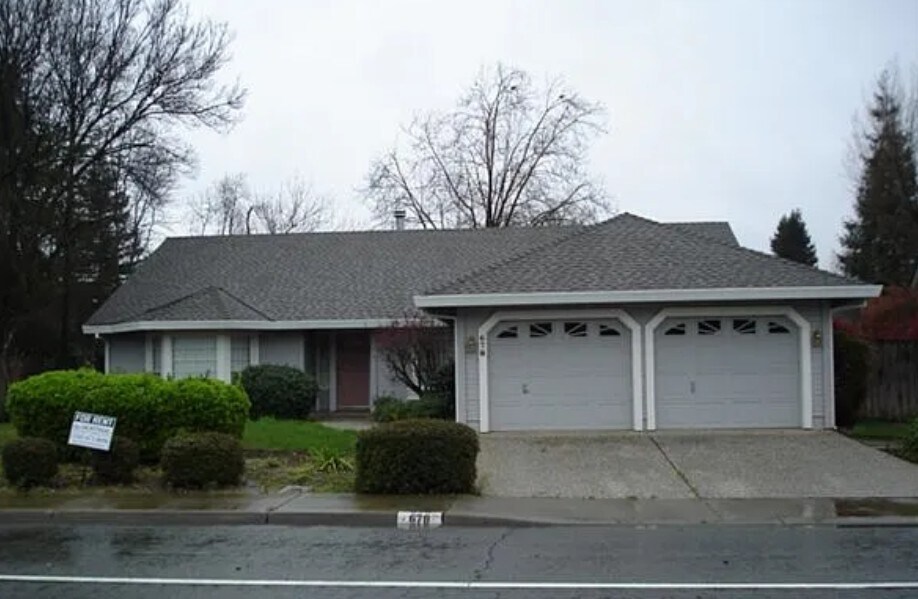 678 Teesdale Rd in Yuba City, CA - Building Photo