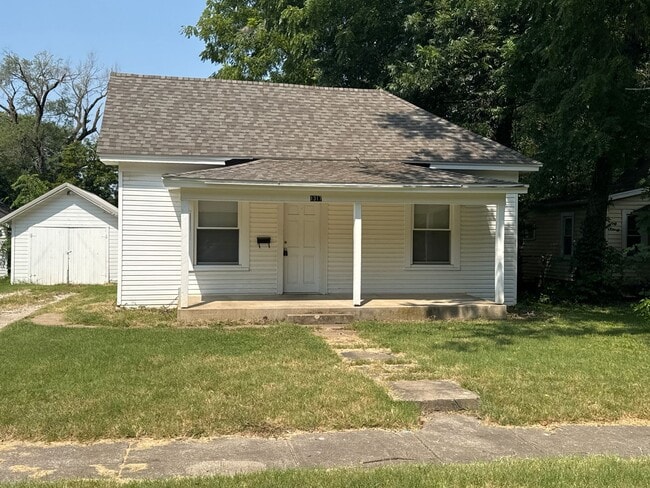 property at 1317 N Prospect Ave