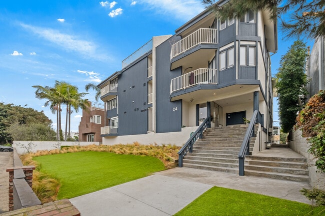 24 Westwind St, Unit F in Marina Del Rey, CA - Foto de edificio - Building Photo