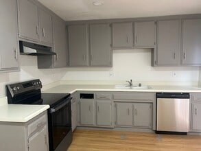 1200 McDonald Way in Bakersfield, CA - Building Photo - Building Photo