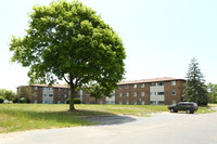 Hidden Trail Apartments in Monroe, MI - Foto de edificio - Building Photo