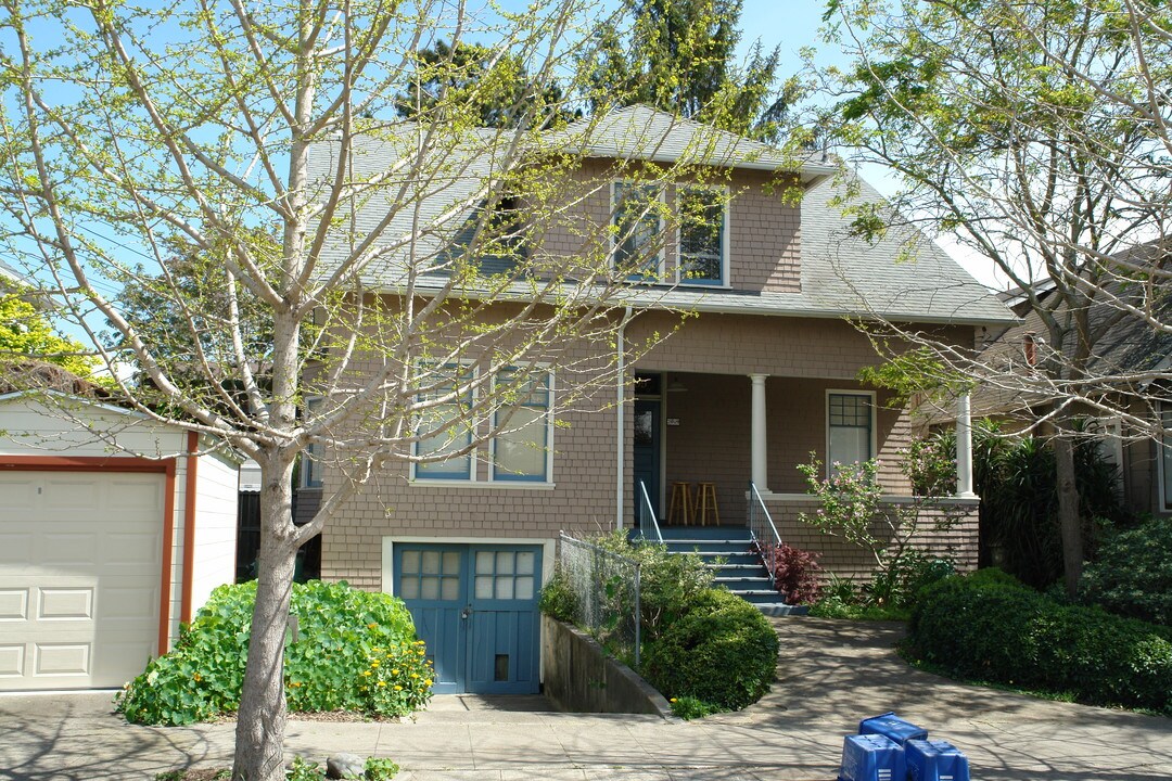 2409 Jefferson Ave in Berkeley, CA - Building Photo