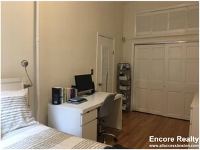 15 Aberdeen St, Unit 2 in Boston, MA - Foto de edificio - Building Photo