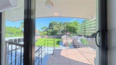 851 E 17th St in Hialeah, FL - Building Photo - Building Photo