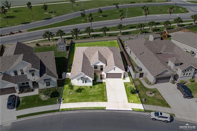 27 Choke Canyon Dr in McAllen, TX - Building Photo - Building Photo