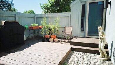 2 Cypress Ln in Ridgefield, CT - Building Photo - Building Photo