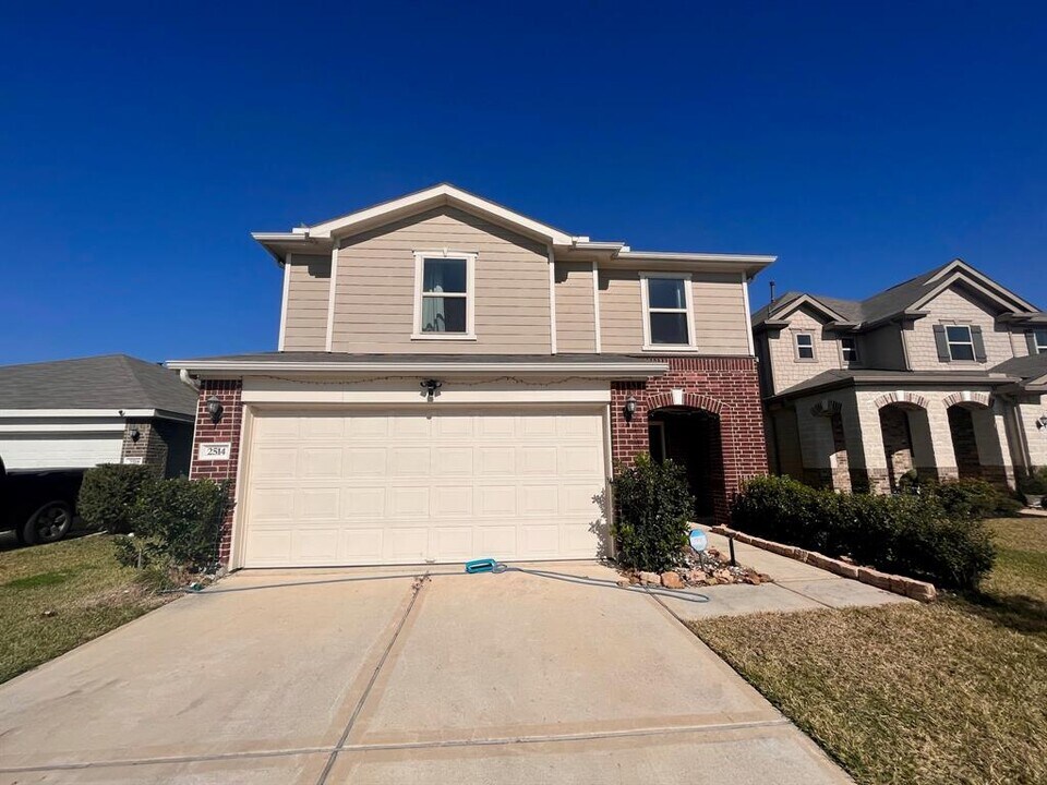 2514 Hawthorn Park Ct in Houston, TX - Building Photo