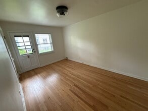 204 N Locust St, Unit 1 in Oconomowoc, WI - Building Photo - Building Photo