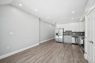 707 W Cumberland St, Unit A in Philadelphia, PA - Building Photo