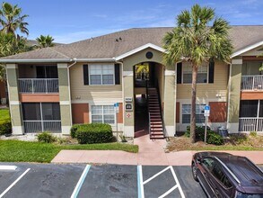 1930 Summer Club Dr in Oviedo, FL - Foto de edificio - Building Photo