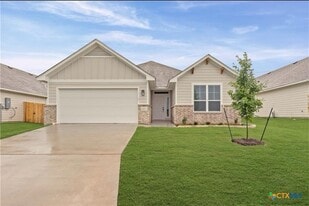 8015 Pineridge Wy in Temple, TX - Building Photo