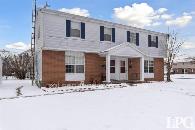 property at 28776 Starbright Blvd