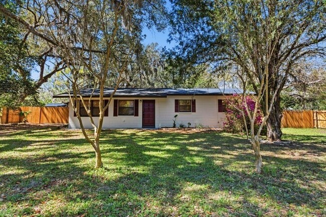 property at 220 SE 71st St