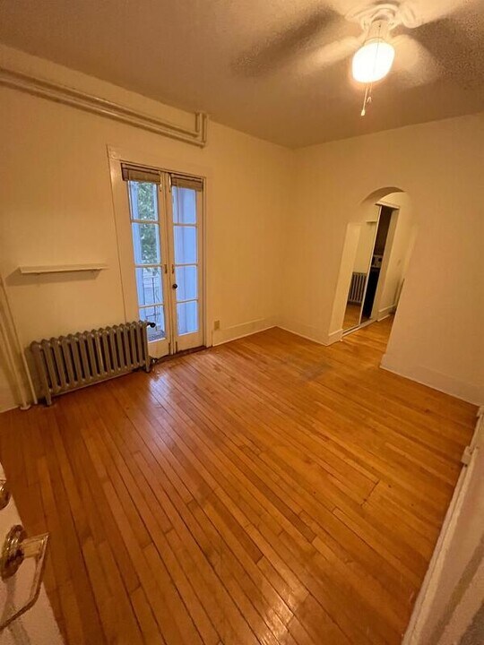 240 W Lakelawn Pl in Madison, WI - Building Photo