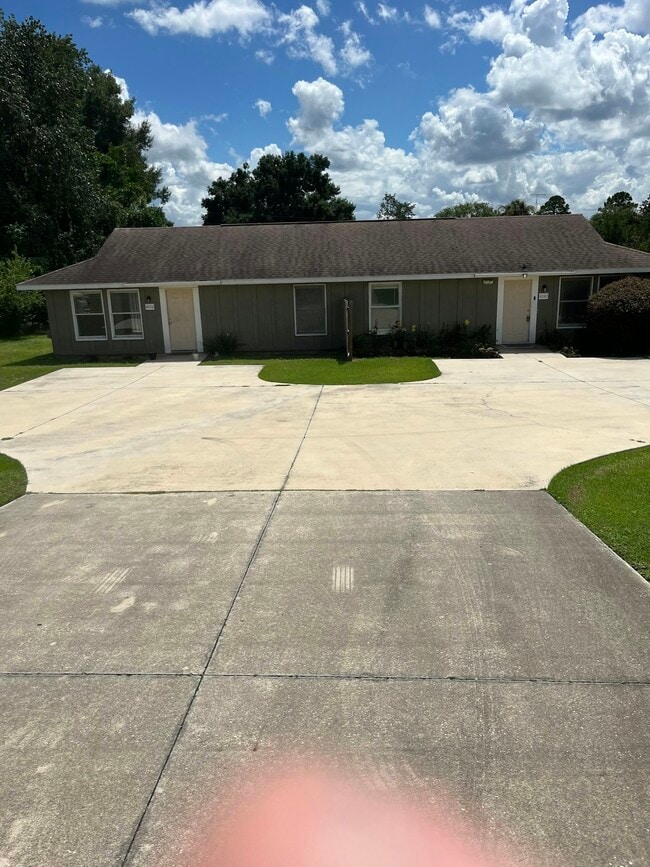 4042 SE County Hwy 484 in Belleview, FL - Building Photo - Building Photo