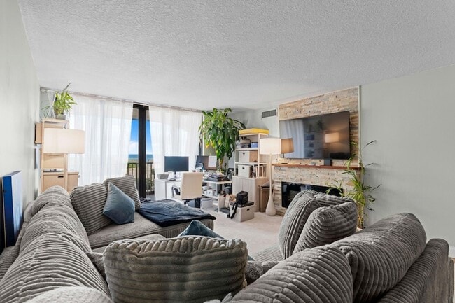 3610 S Ocean Blvd, Unit 109 in South Palm Beach, FL - Building Photo - Building Photo