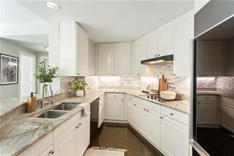 700 Park Regency Pl NE in Atlanta, GA - Building Photo - Building Photo