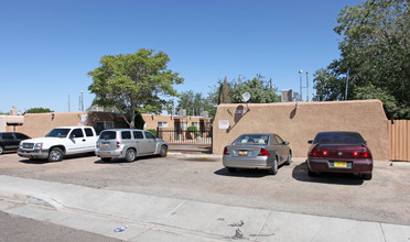 3417-3421 Eastern Ave SE in Albuquerque, NM - Foto de edificio - Building Photo