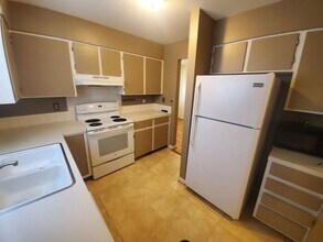 1300 W Stuart St-Unit -APT 18 in Fort Collins, CO - Building Photo - Building Photo