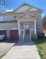 23 Sunnybrook Crescent in Brampton, ON - Building Photo