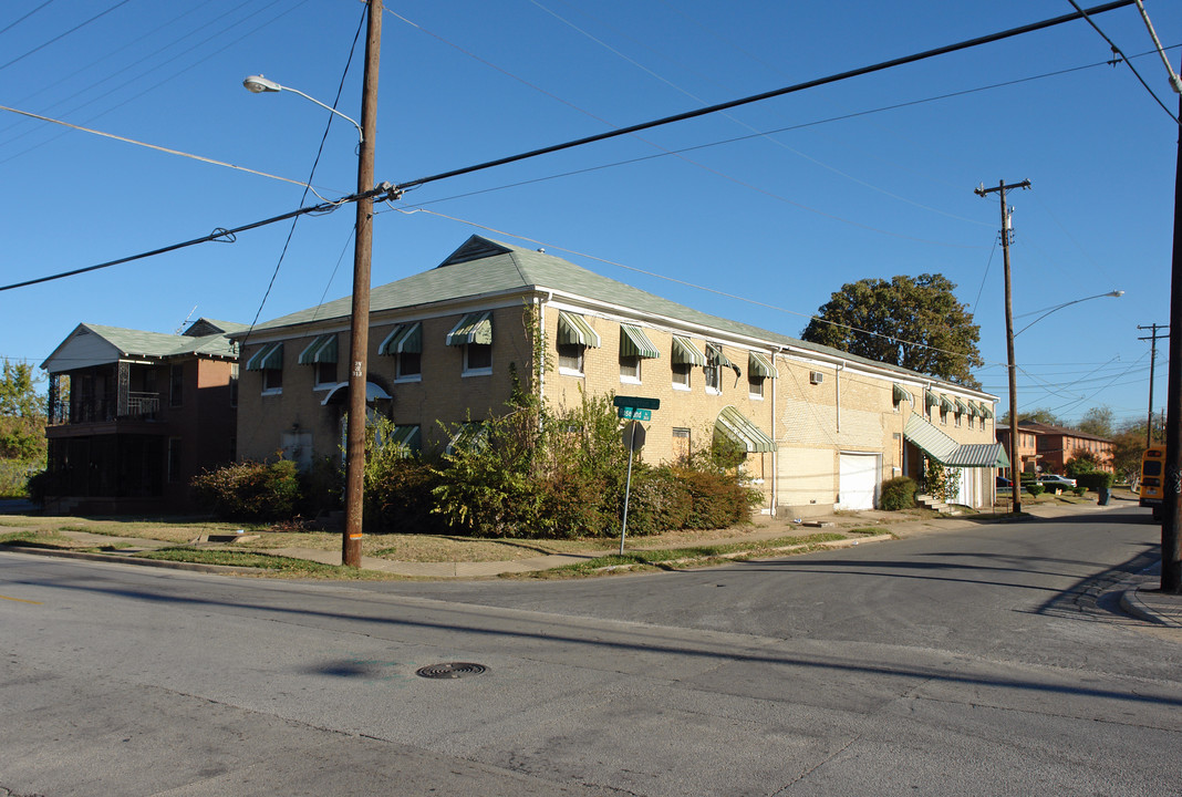 1802 N Washington Ave in Dallas, TX - Building Photo