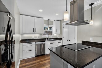 4305 Oak Park Dr in Cottonwood Shores, TX - Building Photo - Building Photo