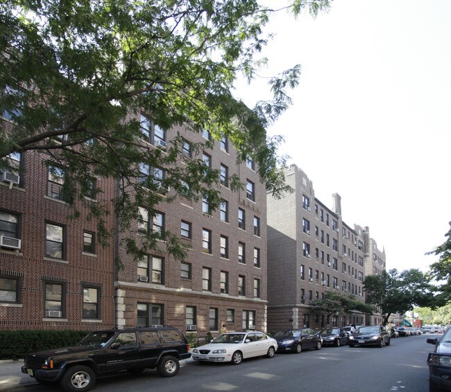 Princess Mary in Astoria, NY - Foto de edificio - Building Photo