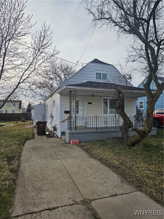 296 Lackawanna Ave in Buffalo, NY - Building Photo